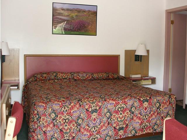 Knights Inn Center Valley Bilik gambar